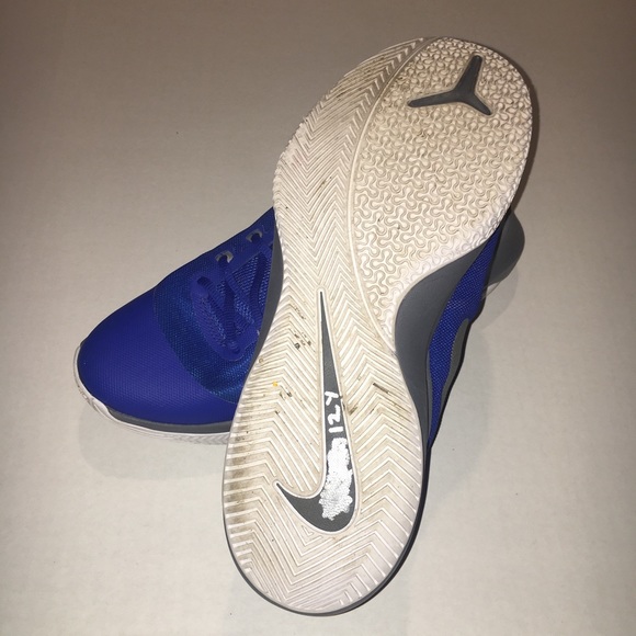 SOLD Nike Air Versatile. Men’s size:11 Basketball - Picture 6 of 8